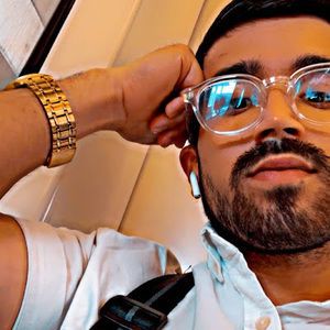 Meet your Posher, Harron